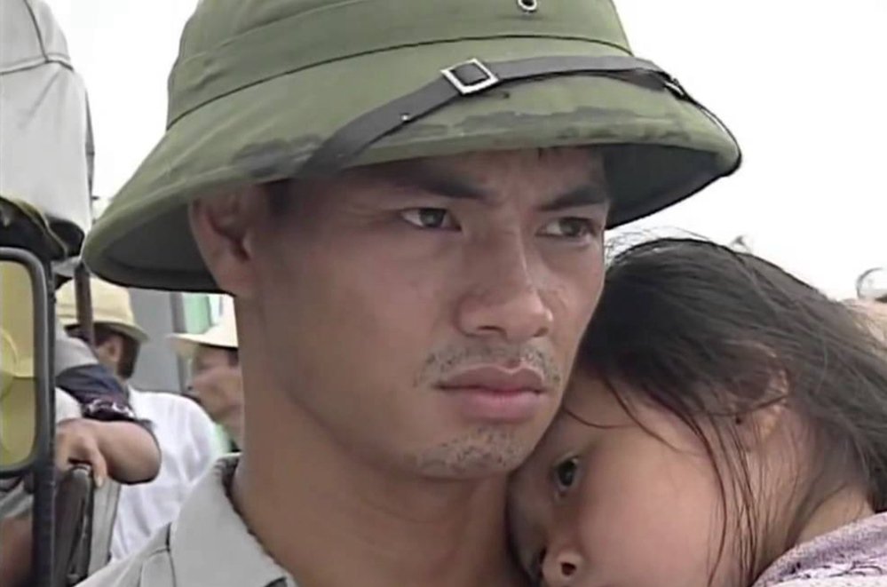 Sóng Ở Đáy Sông Sóng Ở Đáy Sông