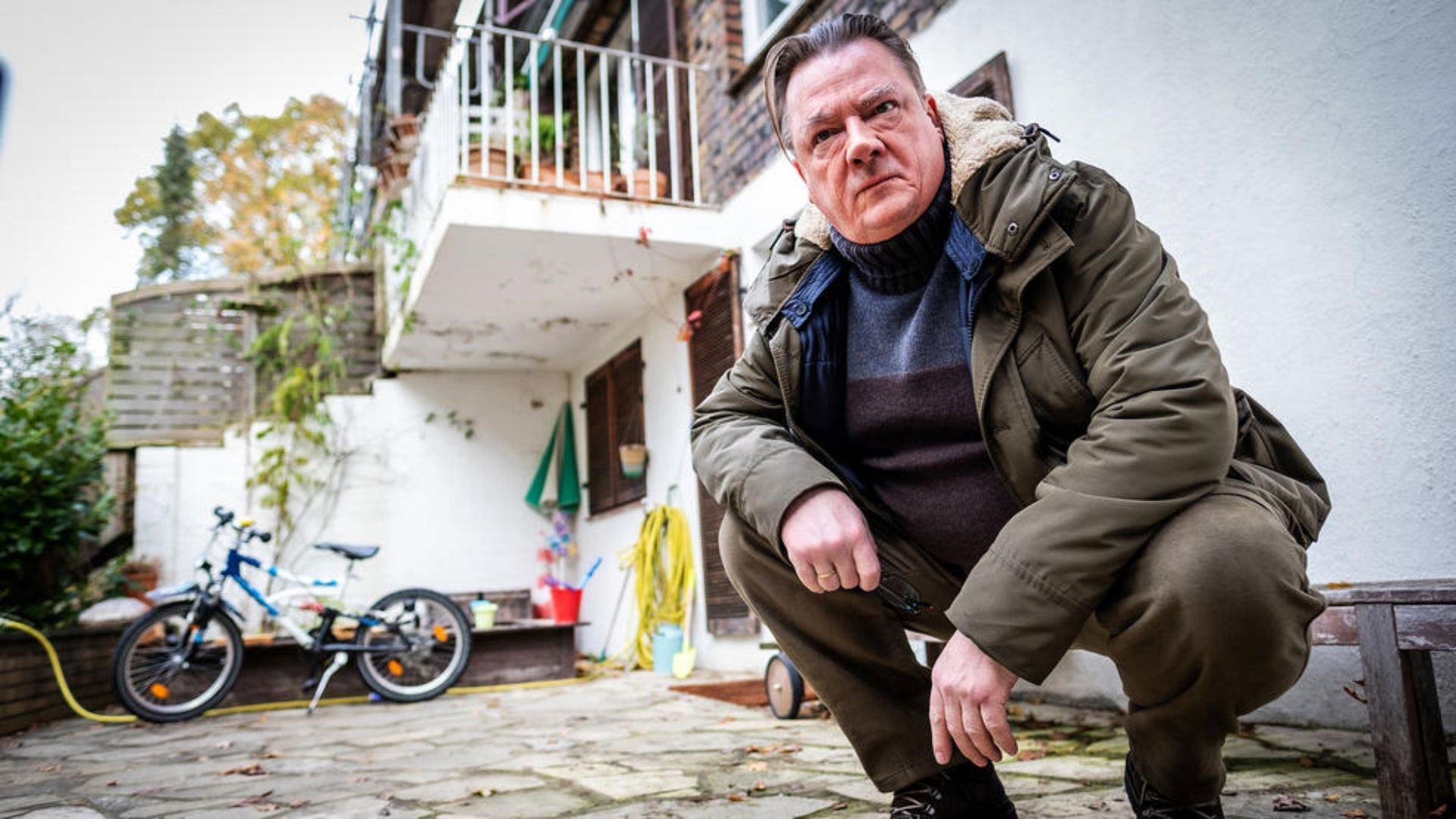 Nhìn Xuống Vực Thẳm Nhìn Xuống Vực Thẳm