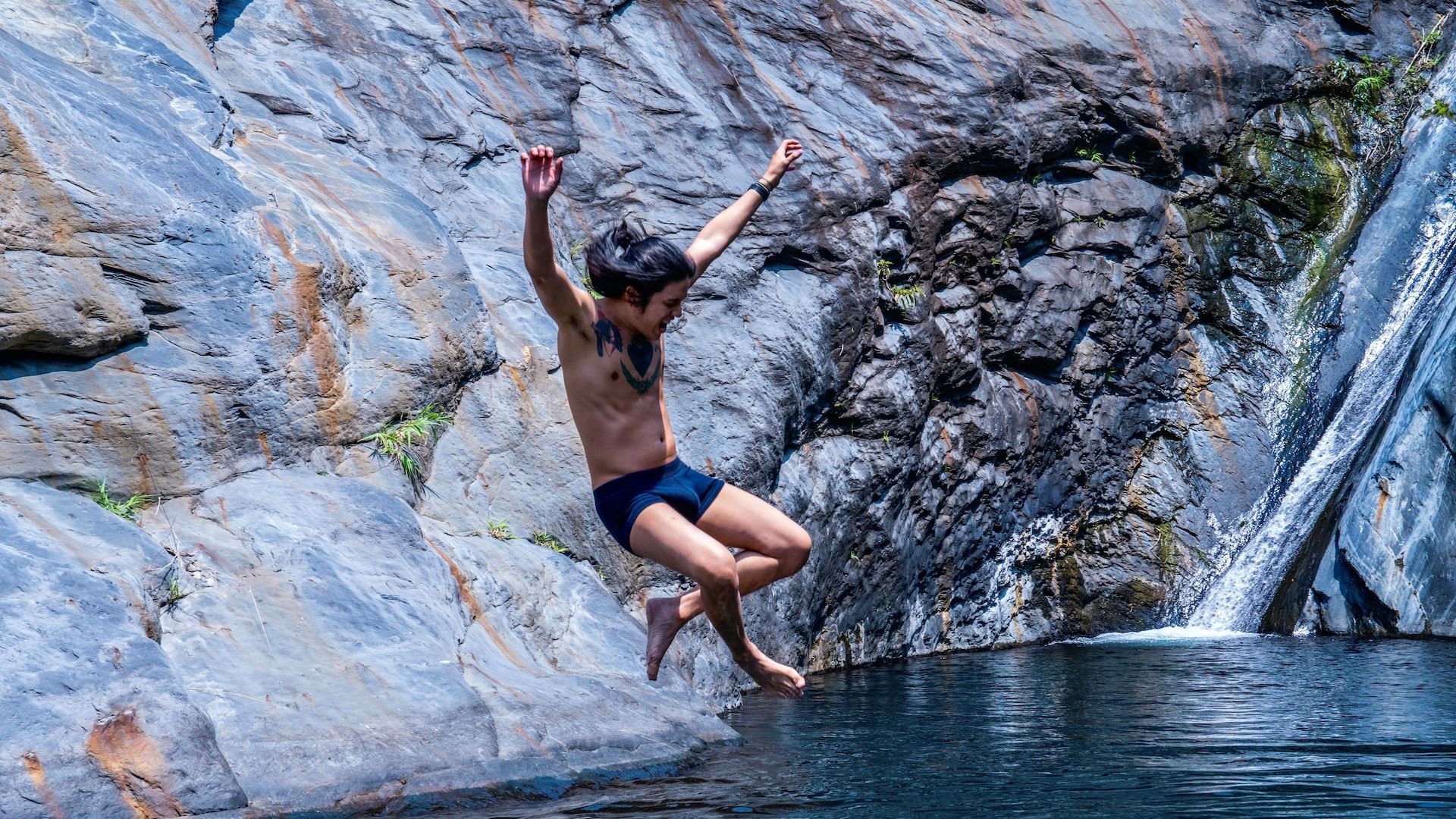 Bão Đang Đến Gần Bão Đang Đến Gần